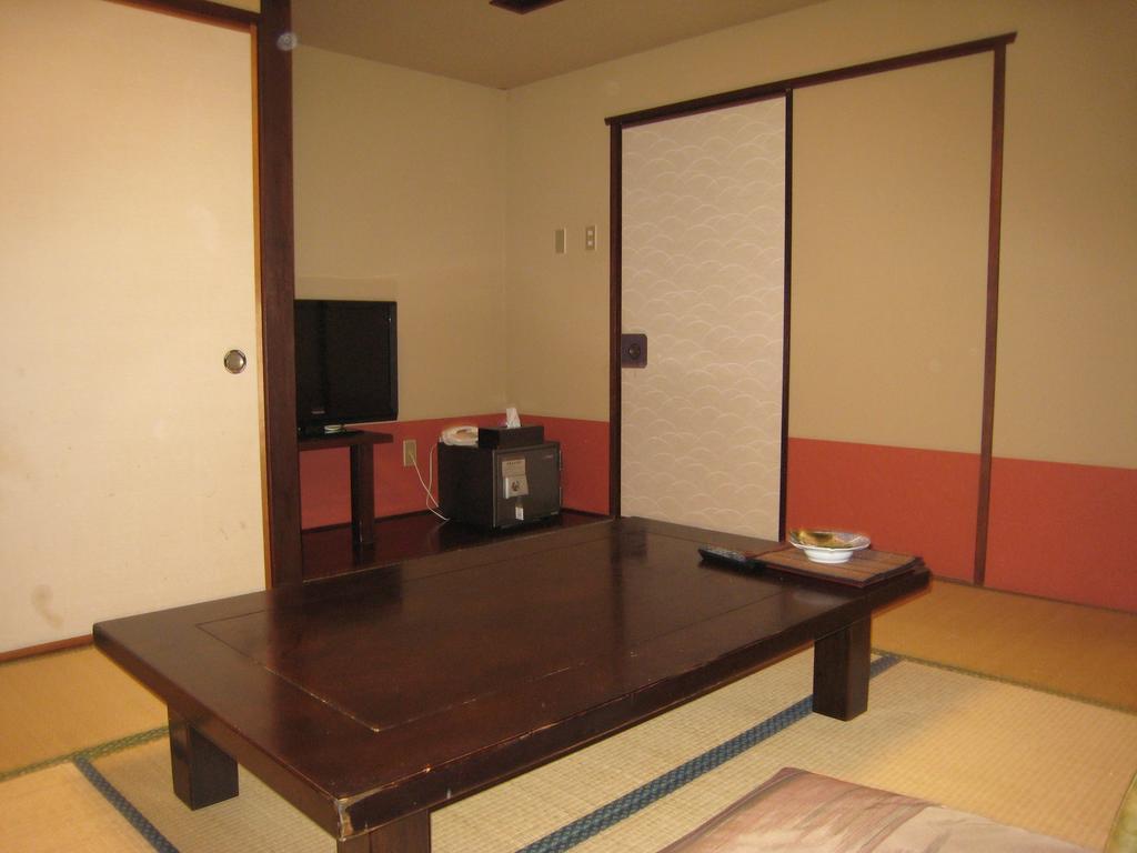 Отель Utsumionsen Ichizu Aichi Экстерьер фото