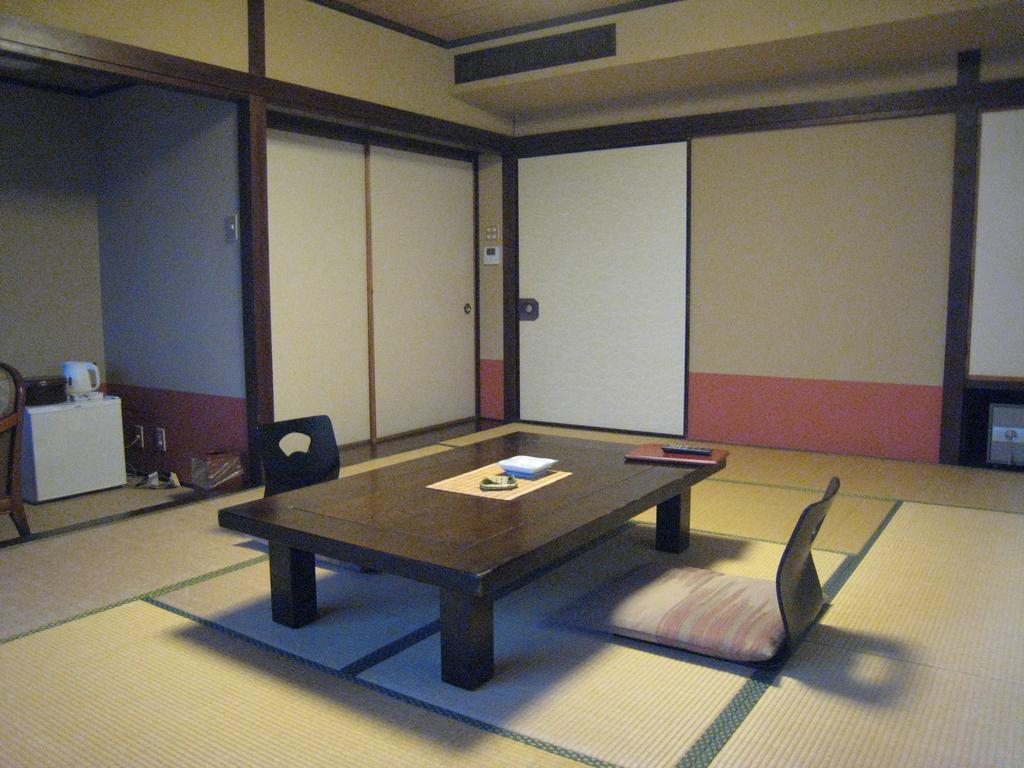 Отель Utsumionsen Ichizu Aichi Экстерьер фото