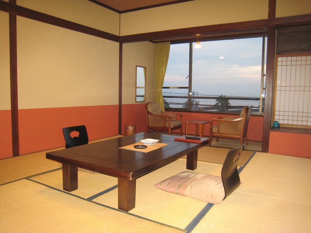 Отель Utsumionsen Ichizu Aichi Экстерьер фото