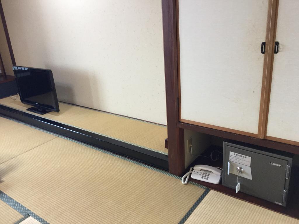 Отель Utsumionsen Ichizu Aichi Экстерьер фото